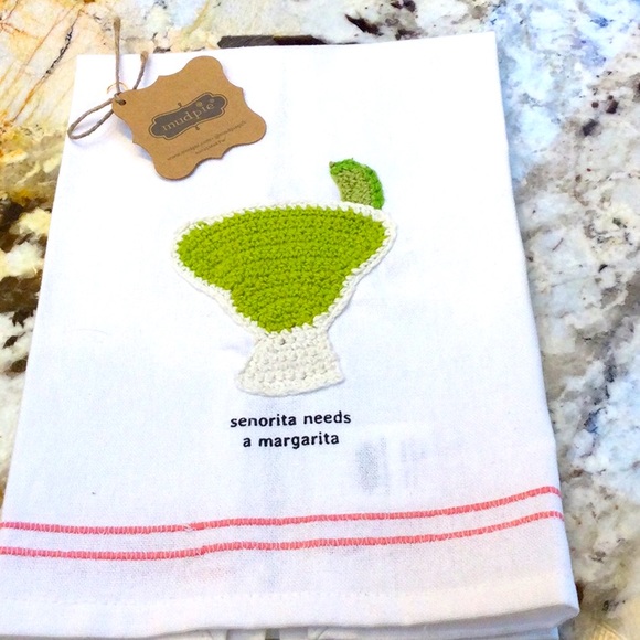 - 3 New Mud Pie hand towels - Picture 4 of 7